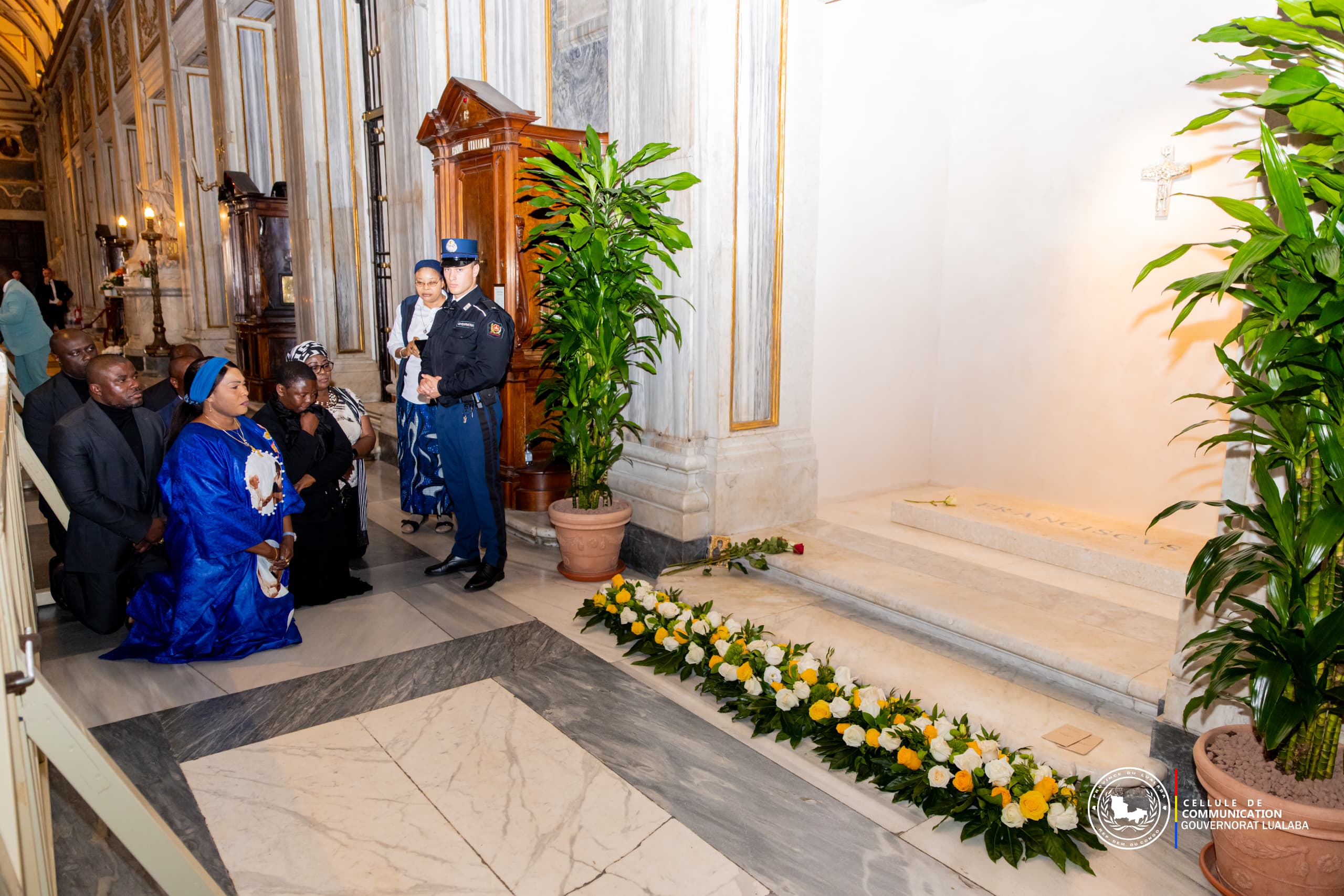 LUALABA-VATICAN : LA GOUVERNEURE FIFI MASUKA À LA BASILIQUE SANTA MARIA POUR RENDRE HOMMAGE AU PAPE FRANÇOIS